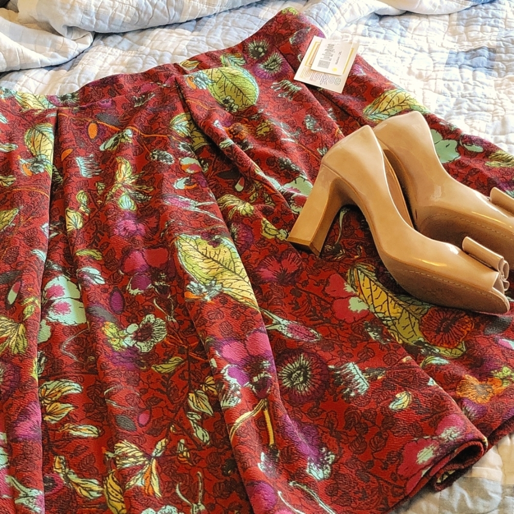NWT Floral Skirt 2XL